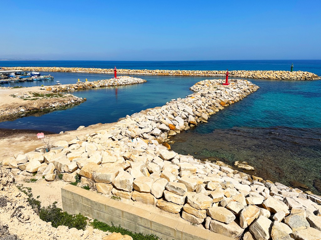 what to do in Hergla: look at the marina port.